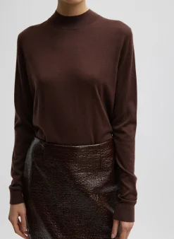Skirts><noscript><img width=