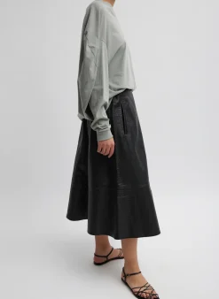Skirts><noscript><img width=
