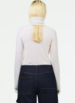 Knitwear & Sweatshirts><noscript><img width=
