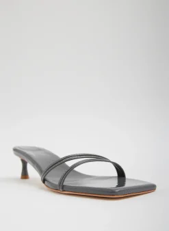 Heels|Sandals><noscript><img width=