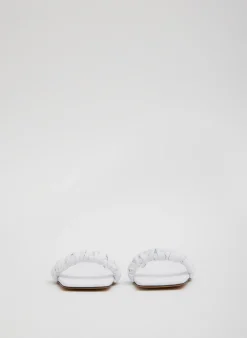 Flats|Sandals><noscript><img width=