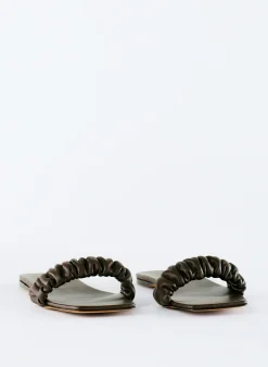 Flats|Sandals><noscript><img width=