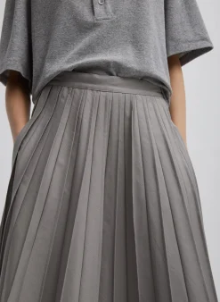 Skirts><noscript><img width=
