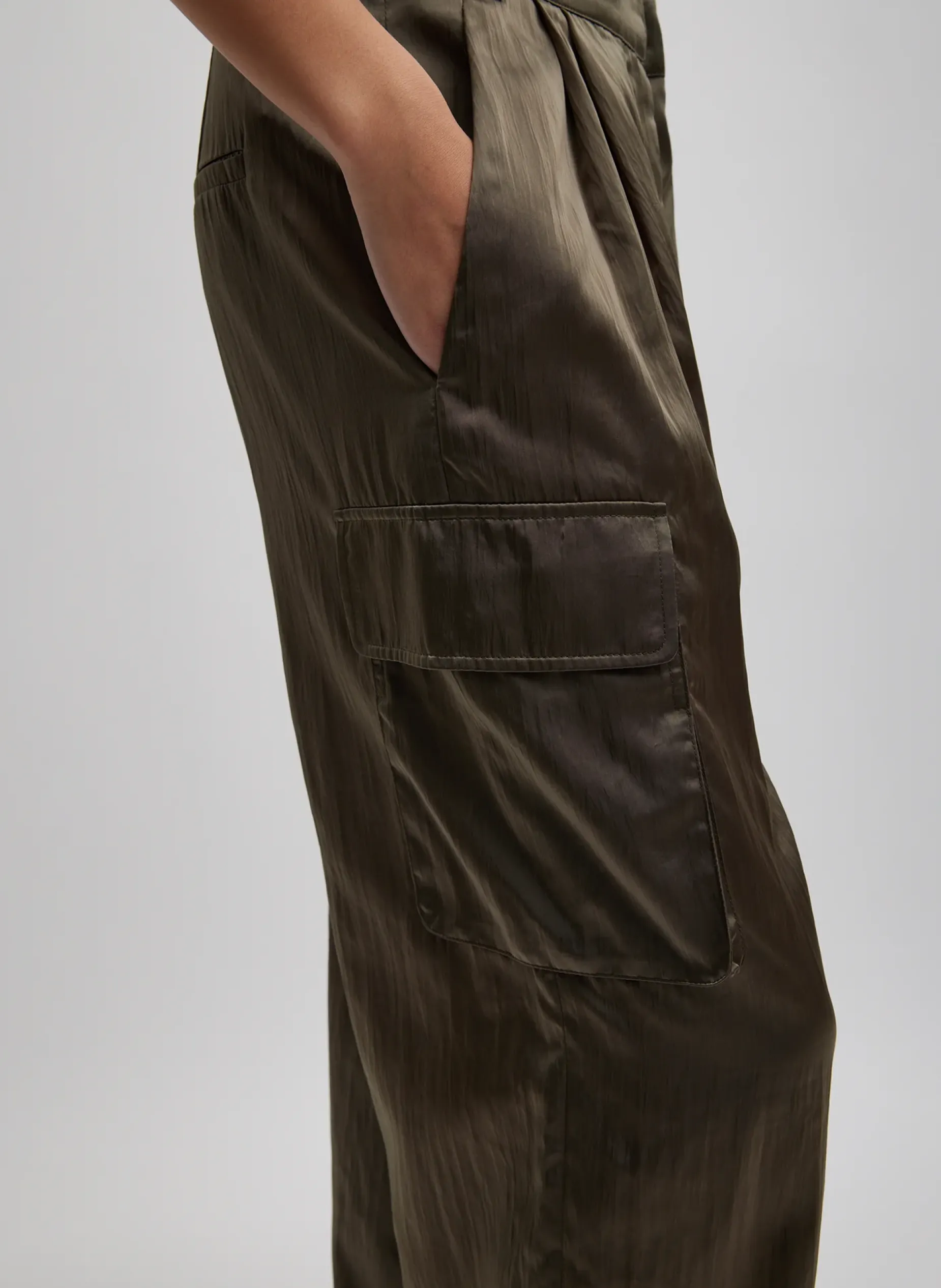 Pants & Shorts|Fundamentals - WOFs>Tibi Shiny Nylon Pleated Stella Cargo Pant Dune