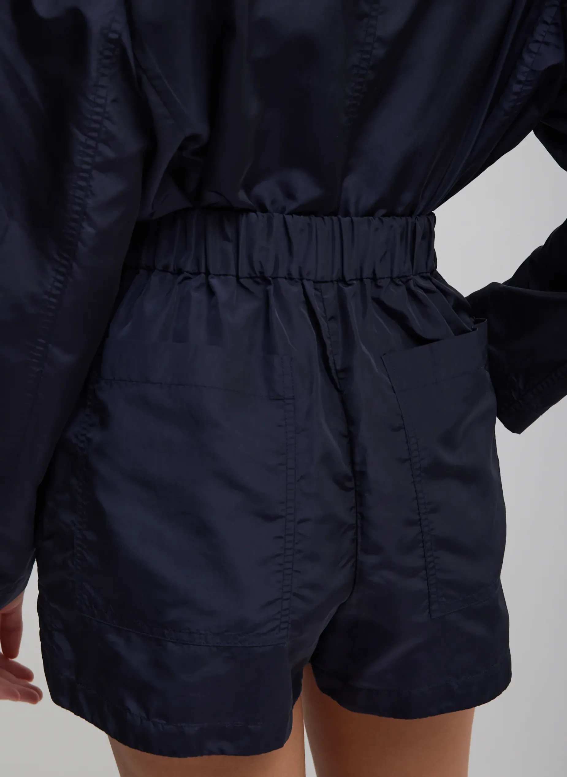 Suits|Pants & Shorts>Tibi Silk Nylon Pull On Shorts Navy