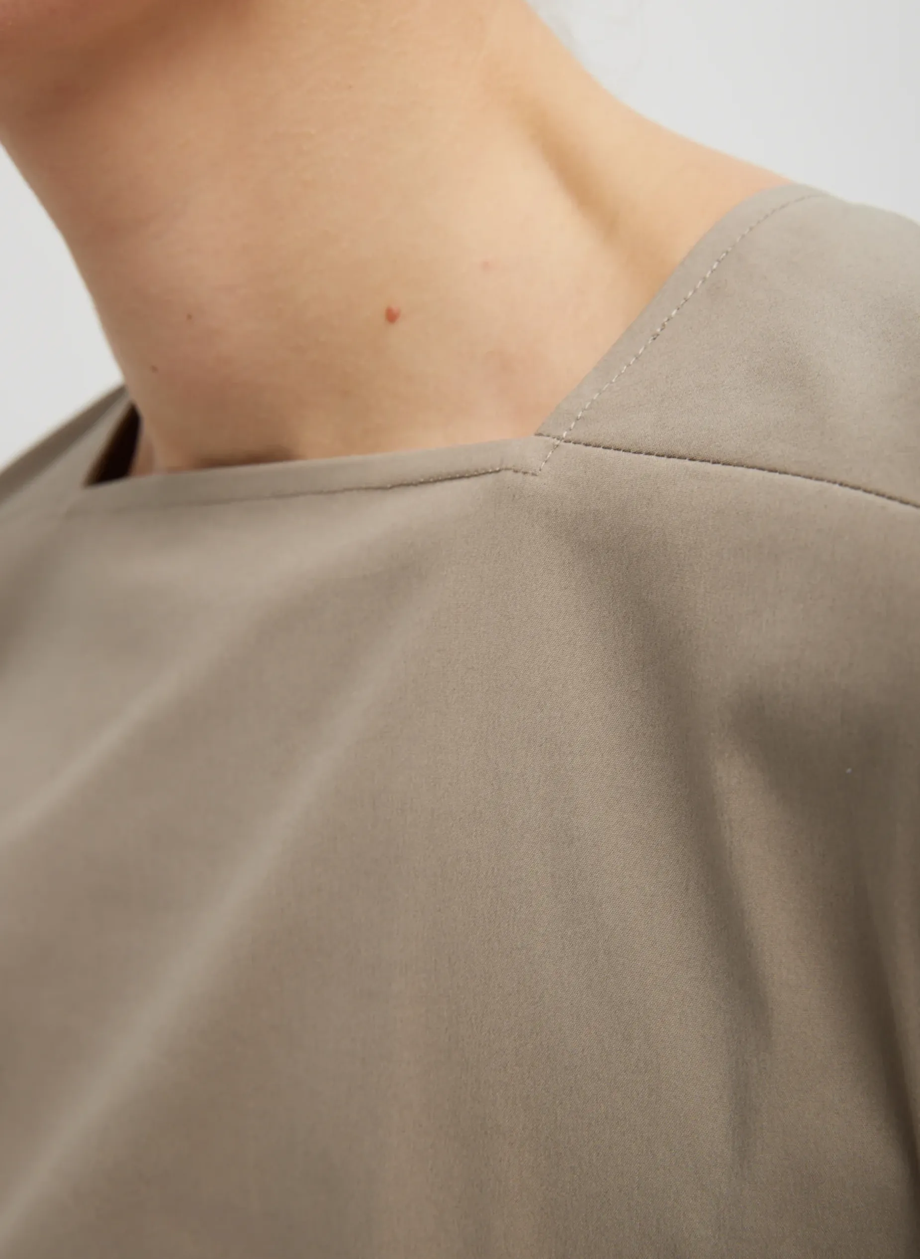 Tops>Tibi Stretch Cotton Nylon Square Neck Slim Circular Sleeve Top Mink Grey