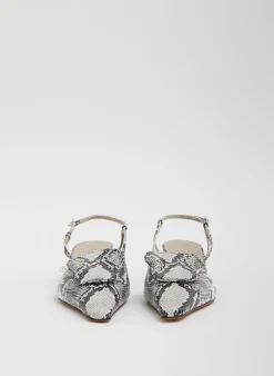 Heels><noscript><img width=