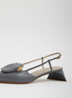 Heels><noscript><img width=